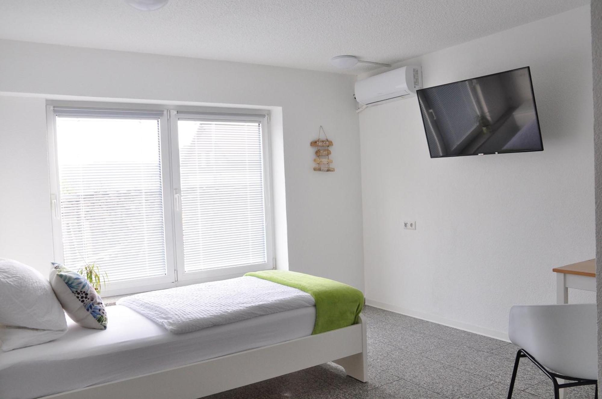 Aldingen  N37 -Modern Eingerichtete Zimmer In Ruhiger Lage מראה חיצוני תמונה
